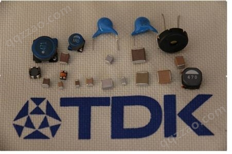TDK  CD45-E2GA222M-VKA 安全电容器 D: 9mm X1/Y1 2200pF E 20% LS:10mm