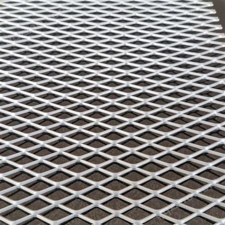 岳峰厂家钢板网铁板围山养殖围栏 铁板菱形装饰钢板网钢板网片