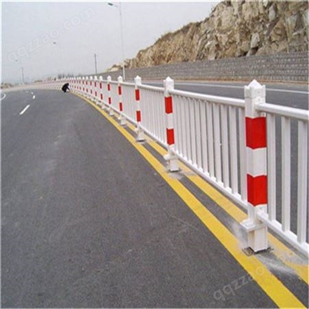 重庆城市道路护栏隔离栏市政交通围栏马路护栏镀锌防撞人行道栏杆