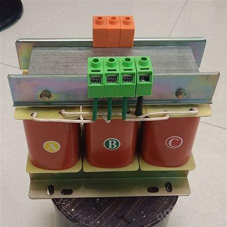 升泉电源厂家生产销售SBK-8KVA/KW三相干式隔离伺服变压器